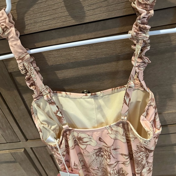 Agua Bendita x Target Romantic Floral Print Size M worn 1x - Picture 4 of 6